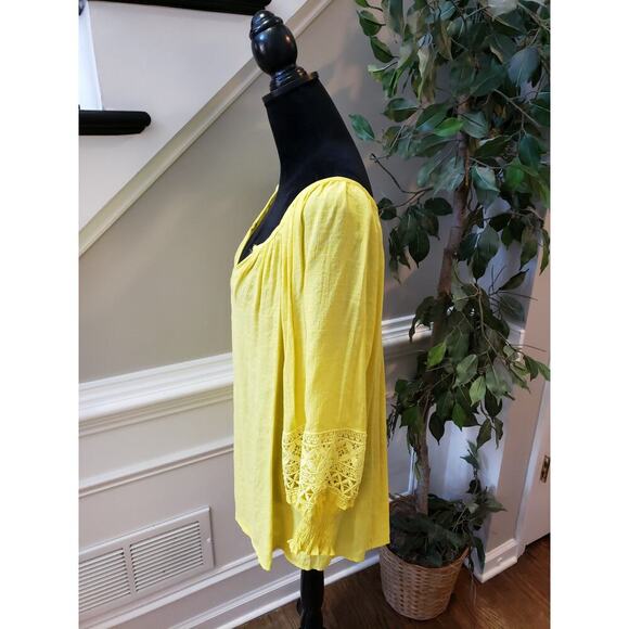 Women's Unique Spectrum 1X Yellow Boho Peasant Blouse Crochet Sleeve Top - Picture 8 of 15